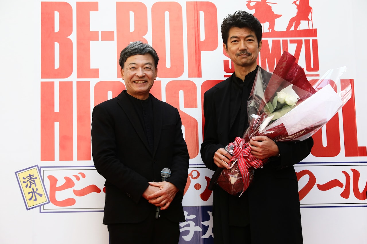 左から静岡市長の難波喬司、仲村トオル（撮影：菊池茂夫）