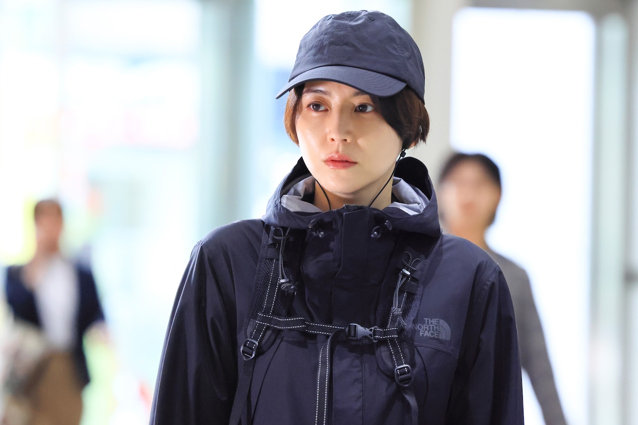 テレビ局を舞台にしたドラマ「エルピス―希望、あるいは災い―」では、長澤まさみ演じる女性アナウンサー・浅川恵那が冤罪事件の真相を追う姿が描かれた ©カンテレ