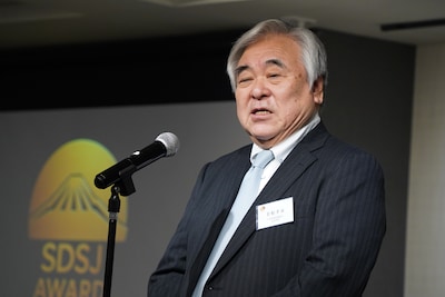 日本映画装飾協会の代表理事である若松孝市