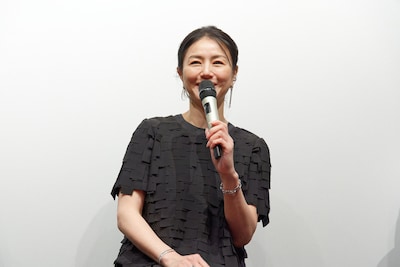 映画「見はらし世代」で主人公の母・由美子を演じた井川遥