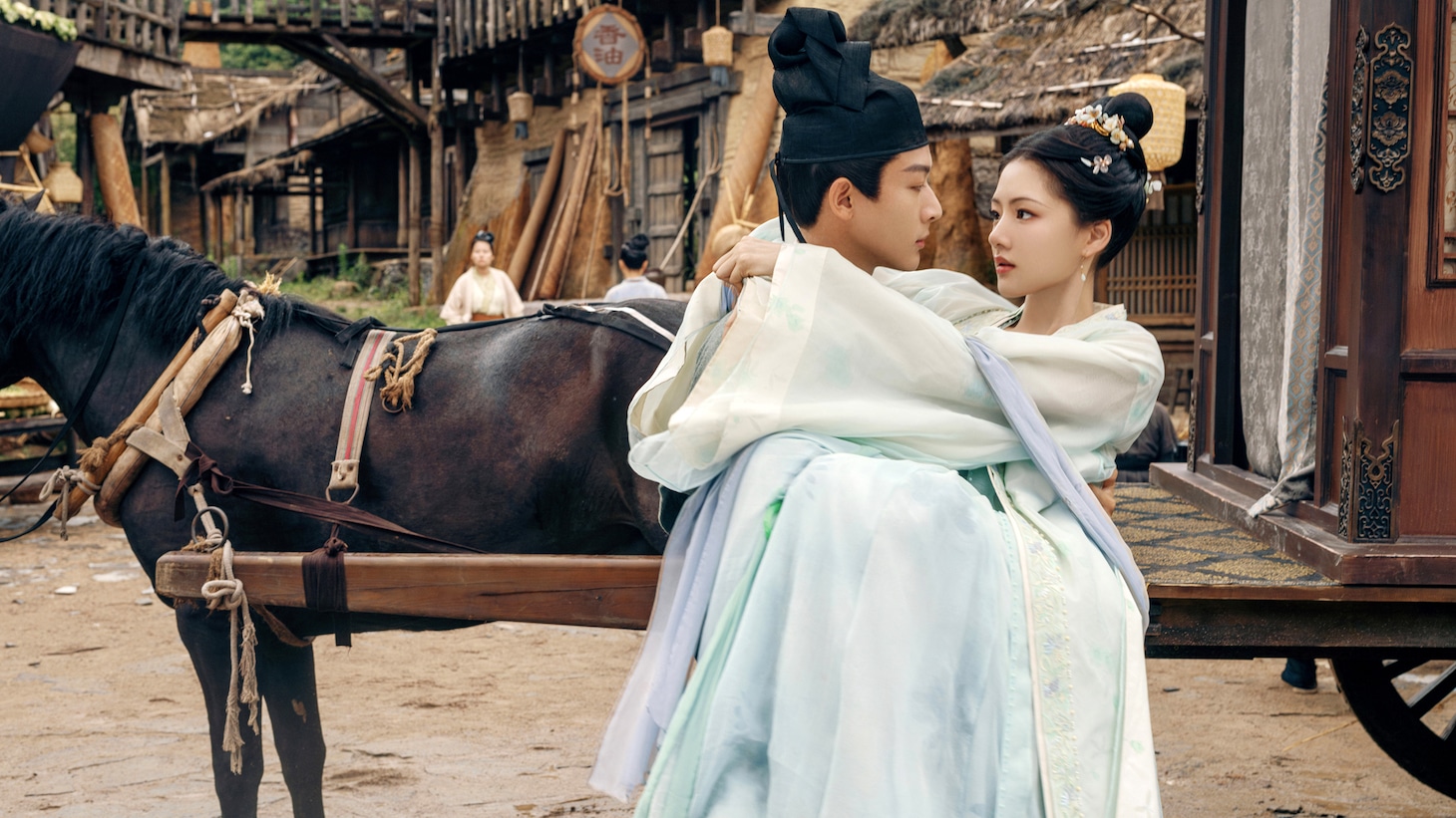 中国ドラマ「安寧録」の主人公である羅慎遠（左）と羅宜寧（右）。中国の視聴者は演じたジャン・ワンイー（張晩意）とレン・ミン（任敏）が“民国時代のバッドエンドの物語”で再共演することを期待しているそう