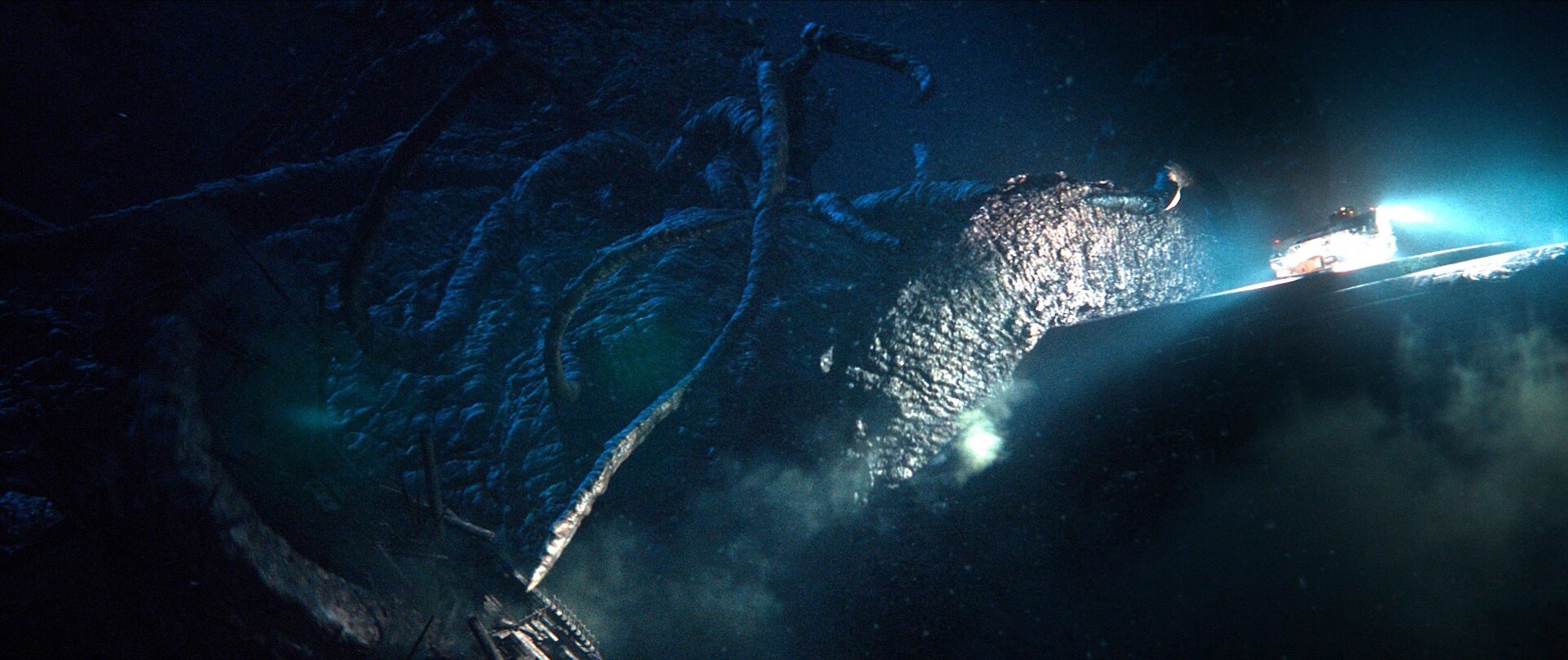 怪物クラーケンが潜水艦を襲う、ロシア発のモンスターパニック映画公開