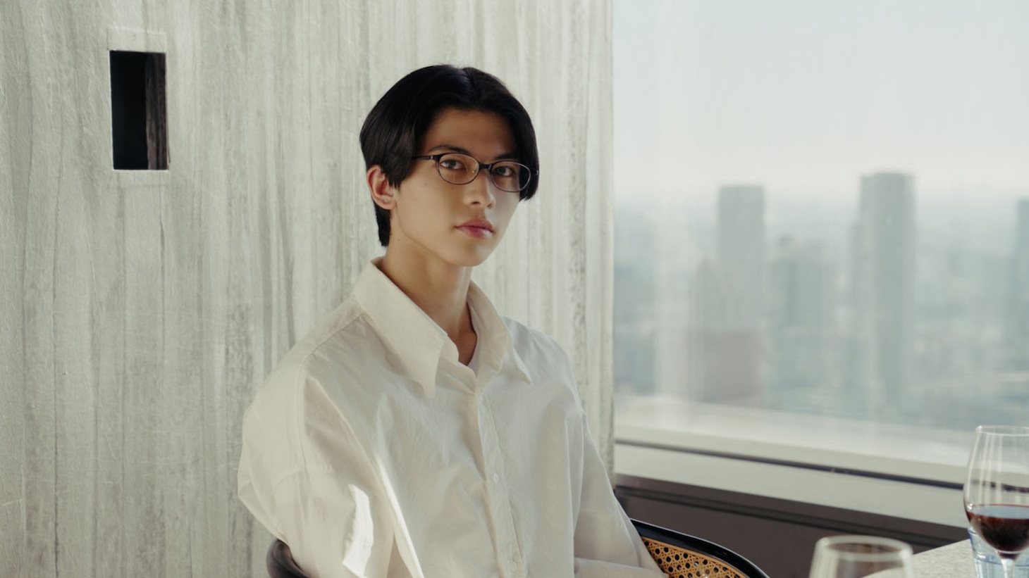 ドラマ「令和に官能小説作ってます」ましろの弟・大泉蒼役の倉須洸