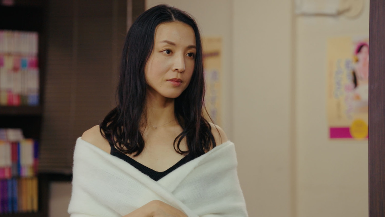 ドラマ「令和に官能小説作ってます」フランス出版の看板作家・東雲妖子役の早織