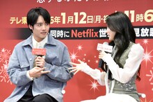 左から赤楚衛二、カン・ヘウォン