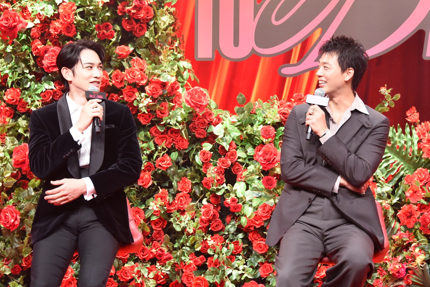 Netflix映画「10DANCE」配信記念イベントより、竹内涼真（右）と町田啓太（左）