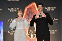 「アバター：ファイヤー・アンド・アッシュ」ファイヤーステージイベントより、島袋聖南（左）と石倉ノア（右）