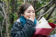 「恋愛裁判」メイキング写真。主人公・山岡真衣役の齊藤京子