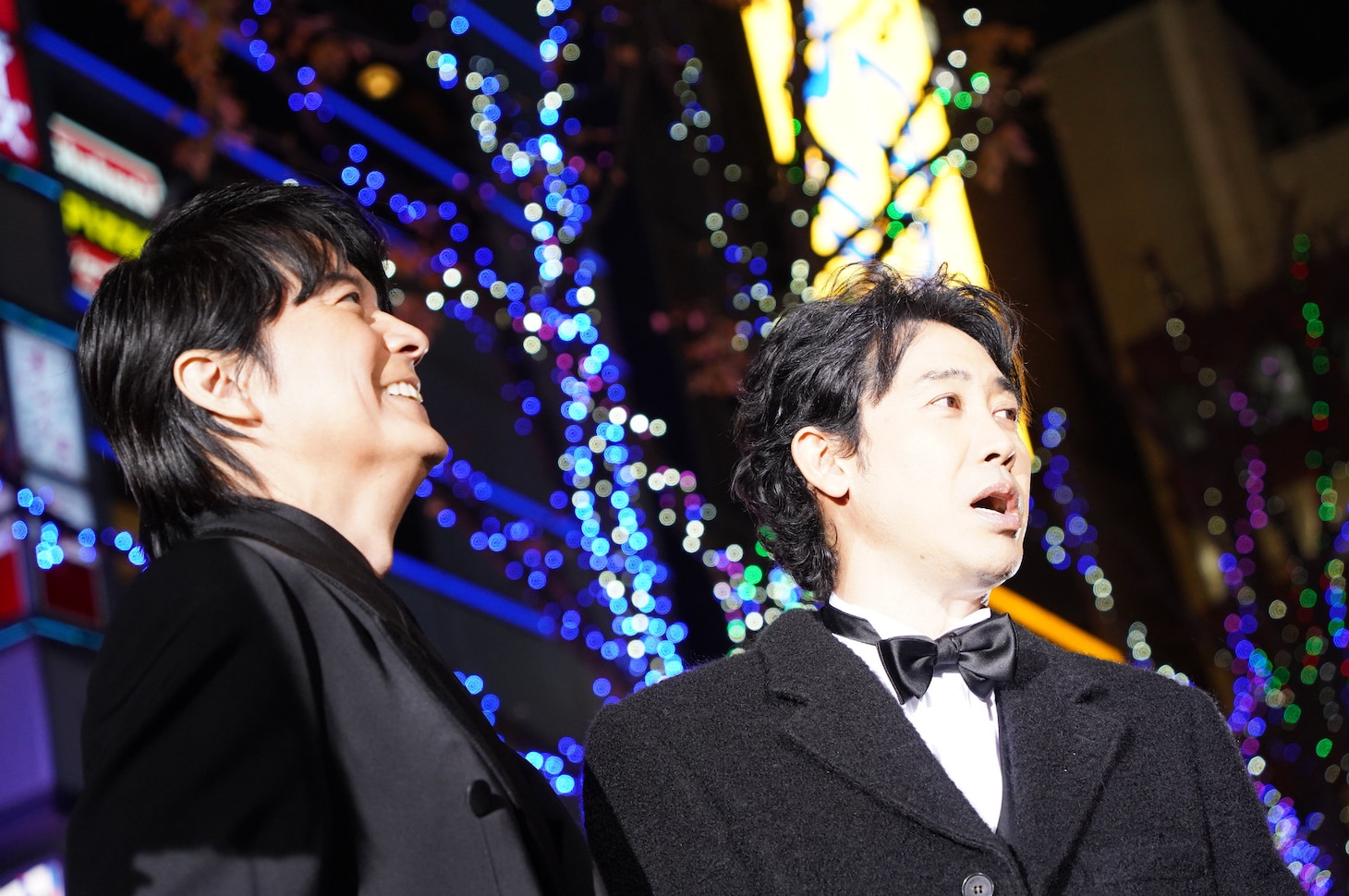 左から福山雅治、大泉洋