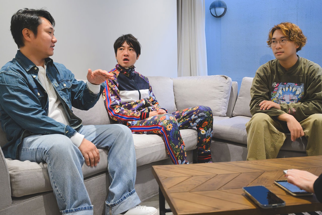 左から園村健介、三元雅芸、阪元裕吾