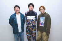 左からアクション監督の園村健介、俳優の三元雅芸、監督の阪元裕吾