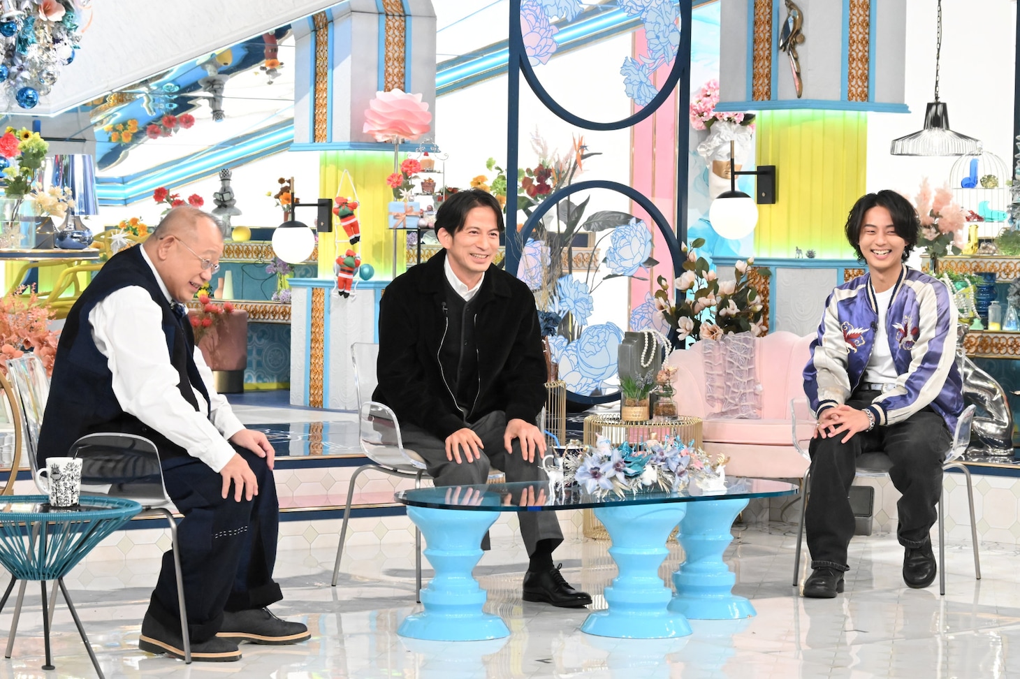 「A-Studio+」12月19日放送回の様子。左から笑福亭鶴瓶、岡田准一、藤ヶ谷太輔