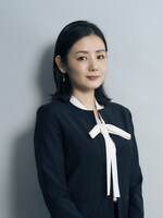 新ドラマ「この愛は間違いですか～不倫の贖罪」で省吾に不倫を持ちかける同僚・浅野綾香を演じる片山萌美