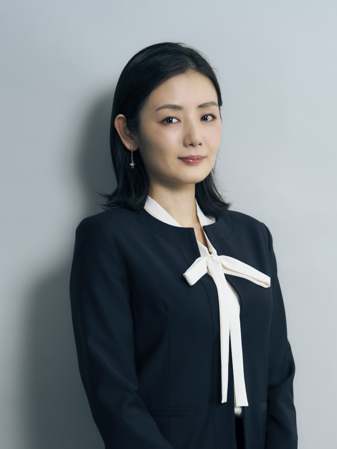 新ドラマ「この愛は間違いですか～不倫の贖罪」で省吾に不倫を持ちかける同僚・浅野綾香を演じる片山萌美