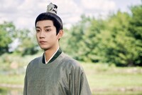 当地きっての秀才である陸徜。演じたのは中国ドラマ「宮廷恋仕官～ただいま殿下と捜査中～」「2回目のロマンスはままならない！」のワン・ズーチー（王子奇）