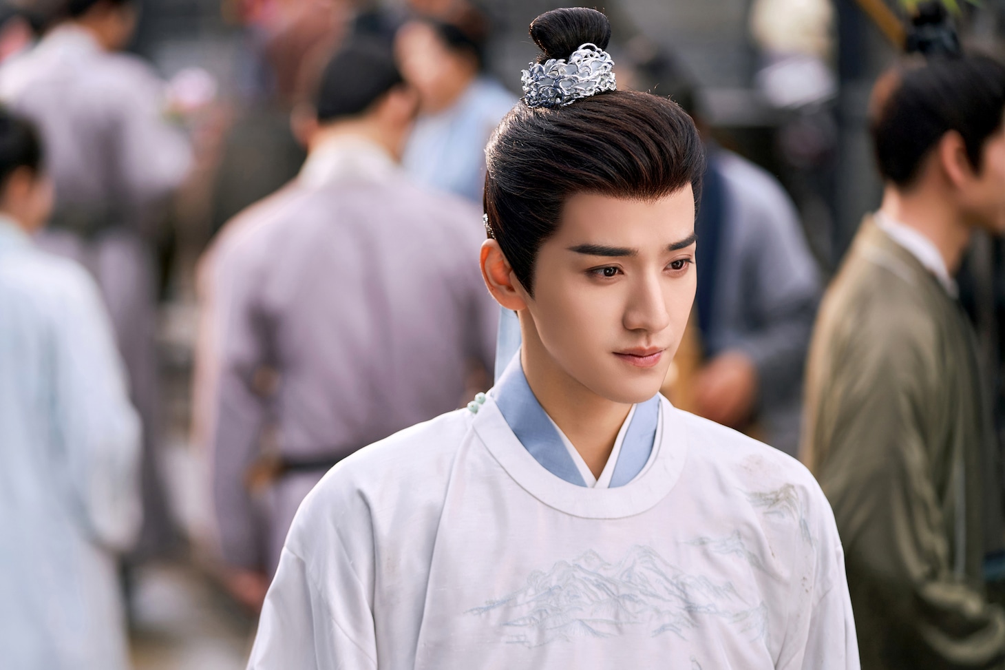 簡明舒に片思いする御曹司・宋青沼。演じたのは中国ドラマ「長相思」「七夜雪（しちやせつ）」のワン・ホンイー（王弘毅）