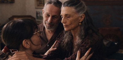 欧州で急増する“デュオ安楽死”を描いた映画「両親が決めたこと」場面写真