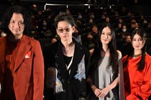 左から青木崇高、佐藤健、武井咲、土屋太鳳