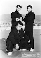 映画6作目「ビー・バップ・ハイスクール 高校与太郎完結篇」より。後列左から川端純、黒田晋平、前列が大前均太郎 ©東映