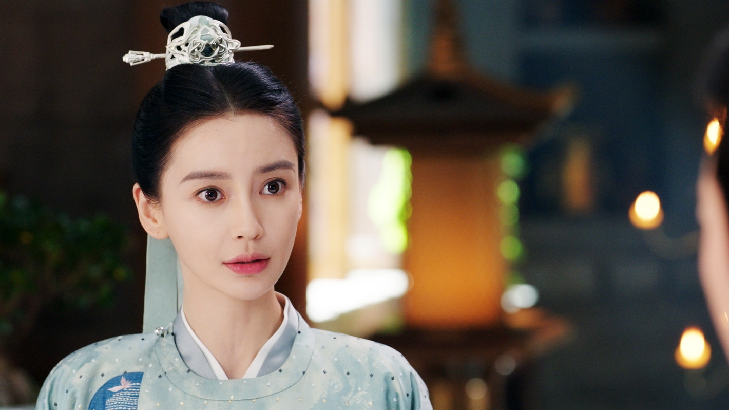 男装して家業を継いでいる君綺羅。演じたのは中国ドラマ「孤高の花 ～General & I～」「風起隴西（ふうきろうせい）－SPY of Three Kingdoms－」のアンジェラベイビー（楊穎）