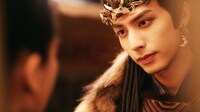 中国ドラマ「相思令～君綺羅と玄烈～」より、ソン・ウェイロン（宋威龍）演じる玄烈（右）