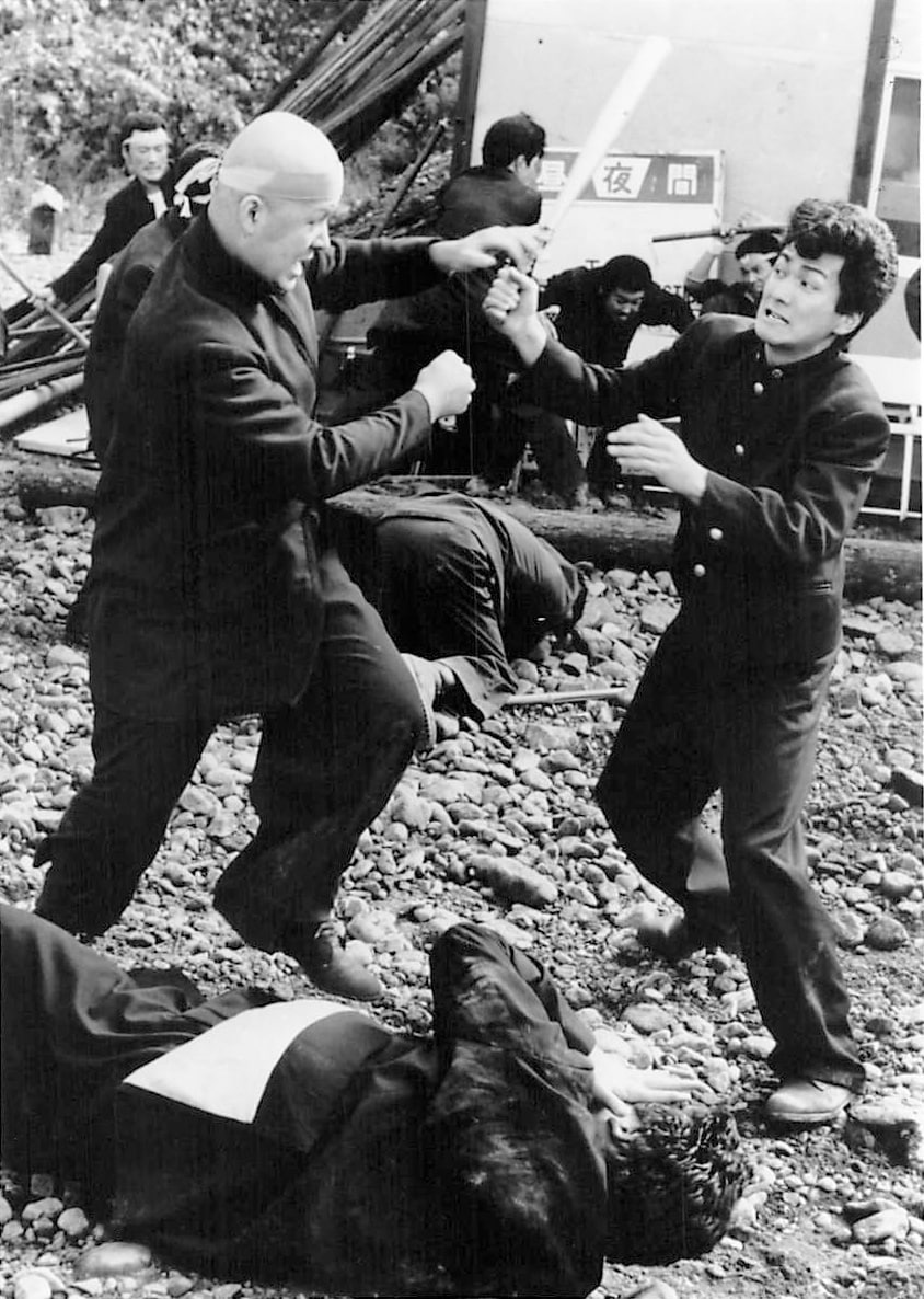 1作目「ビー・バップ・ハイスクール」より、クライマックスの大乱闘 ©︎1985 東映 セントラル・アーツ