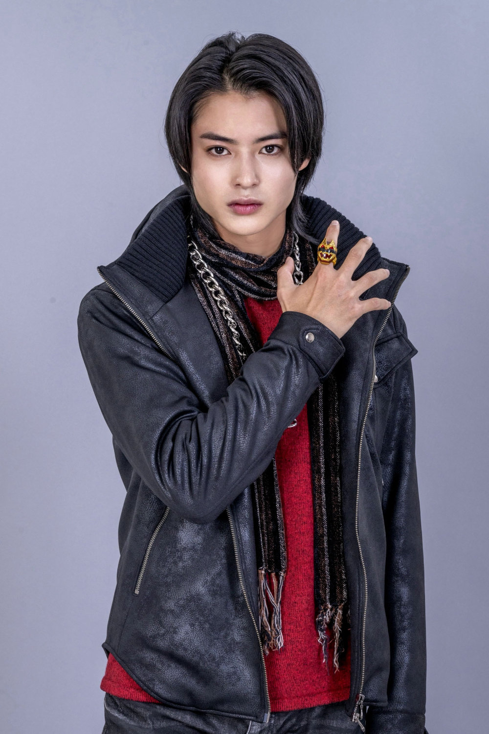 遠野吠 / ゴジュウウルフ役の冬野心央