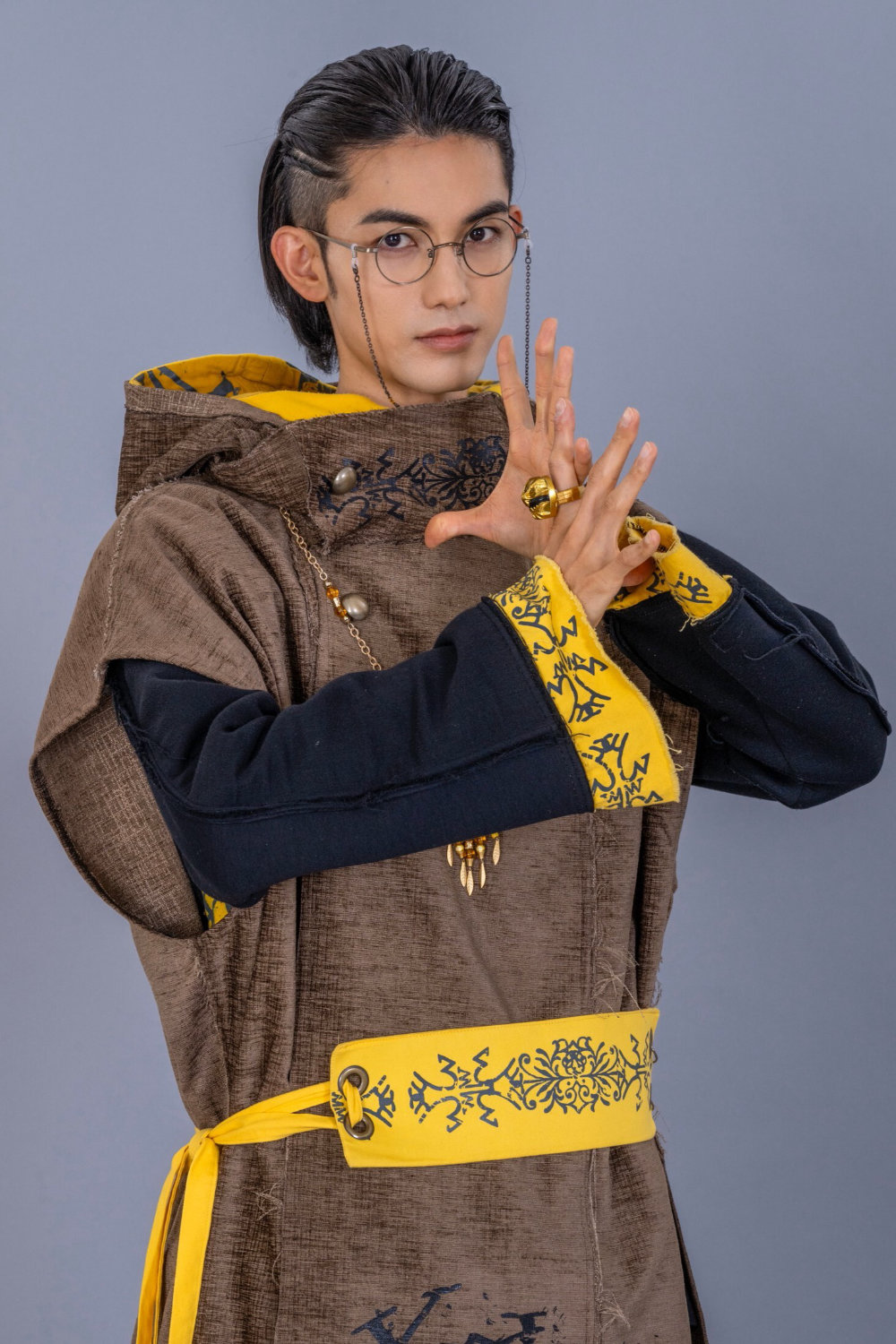 暴神竜儀 / ゴジュウティラノ役の神田聖司