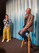 第3回「コマ撮り座談会」にて、インタビュアーを務めた阿部靖子（左）、アニメーターの峰岸裕和（右）