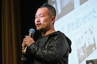 「怪怪怪怪物！」について語るギデンズ・コー