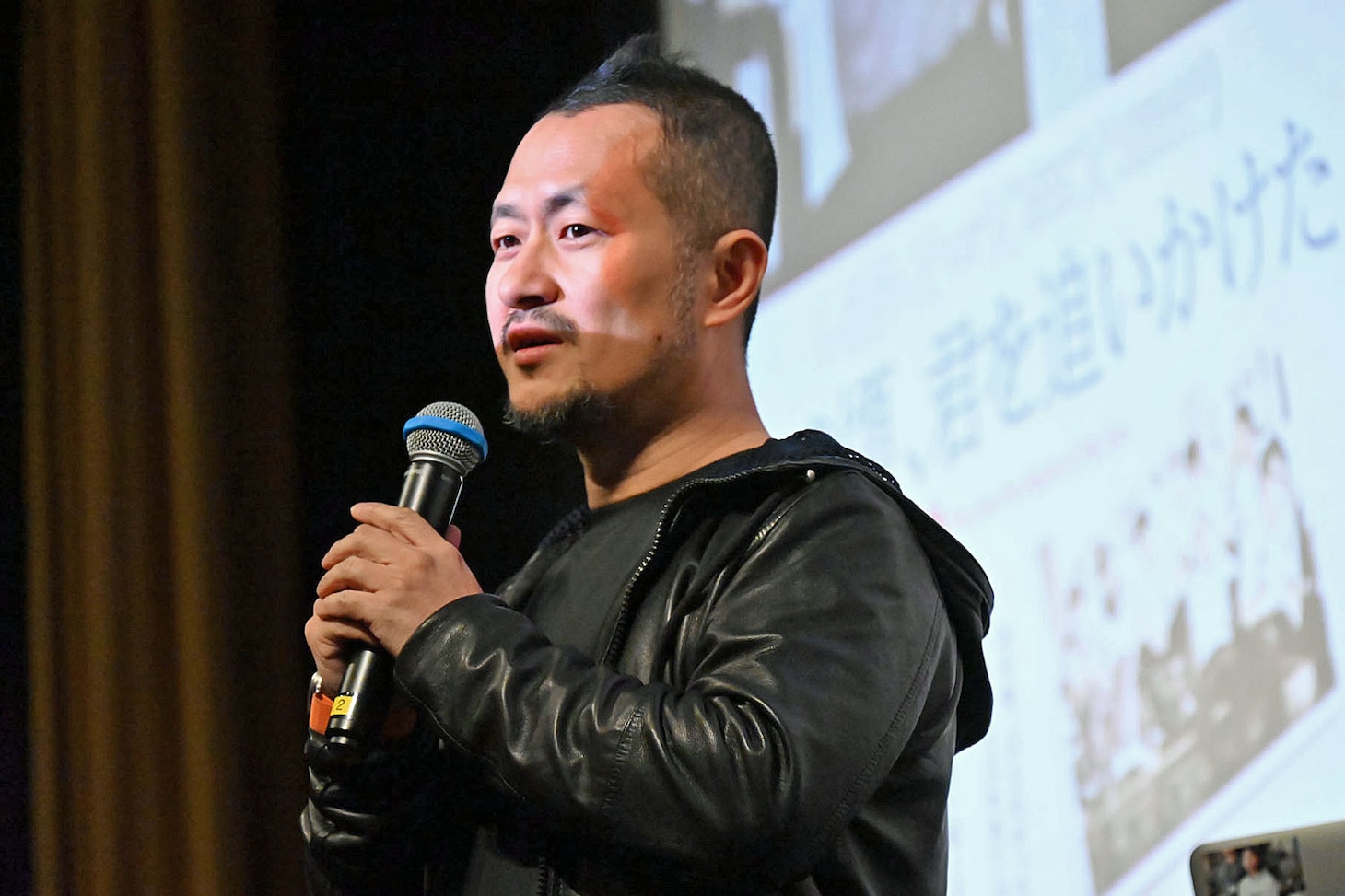 「怪怪怪怪物！」について語るギデンズ・コー