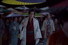 柄本佑×渡辺謙「木挽町のあだ討ち」場面カット到着、長尾謙杜と北村一輝がもみ合いに