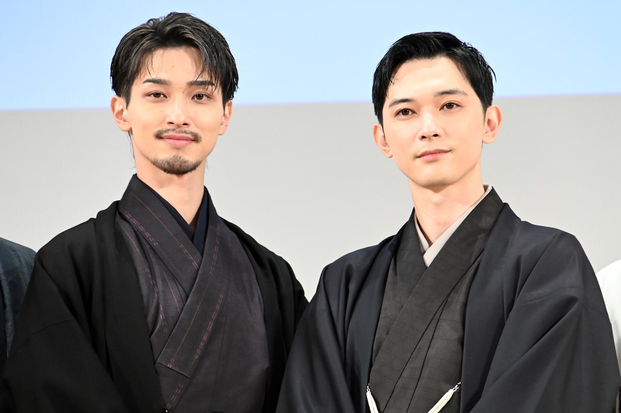 映画「国宝」歌舞伎座大晦日特別上映会の様子。左から横浜流星、吉沢亮