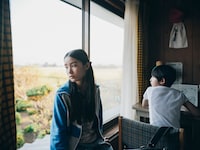 映画「架空の犬と嘘をつく猫」より、主人公の姉・紅の子供時代を演じた藤中璃子