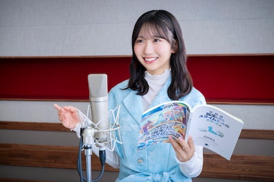「劇場版 転生したらスライムだった件 蒼海の涙編」のアフレコに挑む藤嶌果歩（日向坂46）