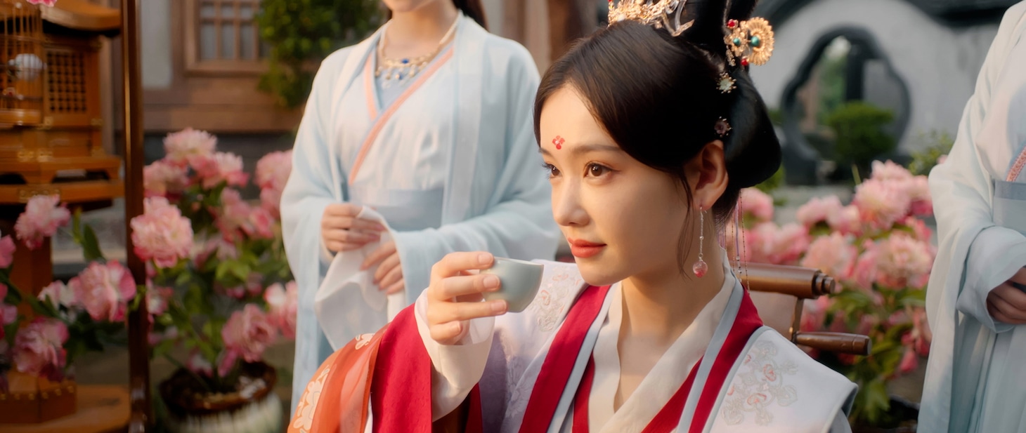 命書に悪女として破滅する未来が刻まれている蘇雲綺。演じたのは中国ドラマ「夢華録」「うっかり拾った恋なのに」などで知られるリー・ムーチェン（李沐宸）