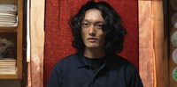 田中爽一郎演じる持田