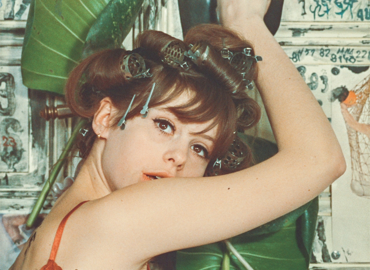 「ひなぎく 4Kレストア版」の一部公開、女の子2人がおじさんに食事をおごらせる