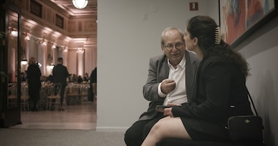 「ホールディング・リアット」場面写真