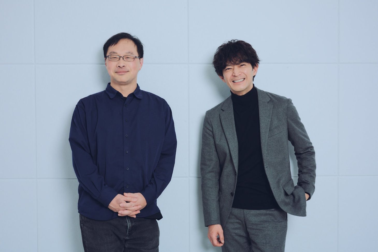 左から深田晃司、津田健次郎