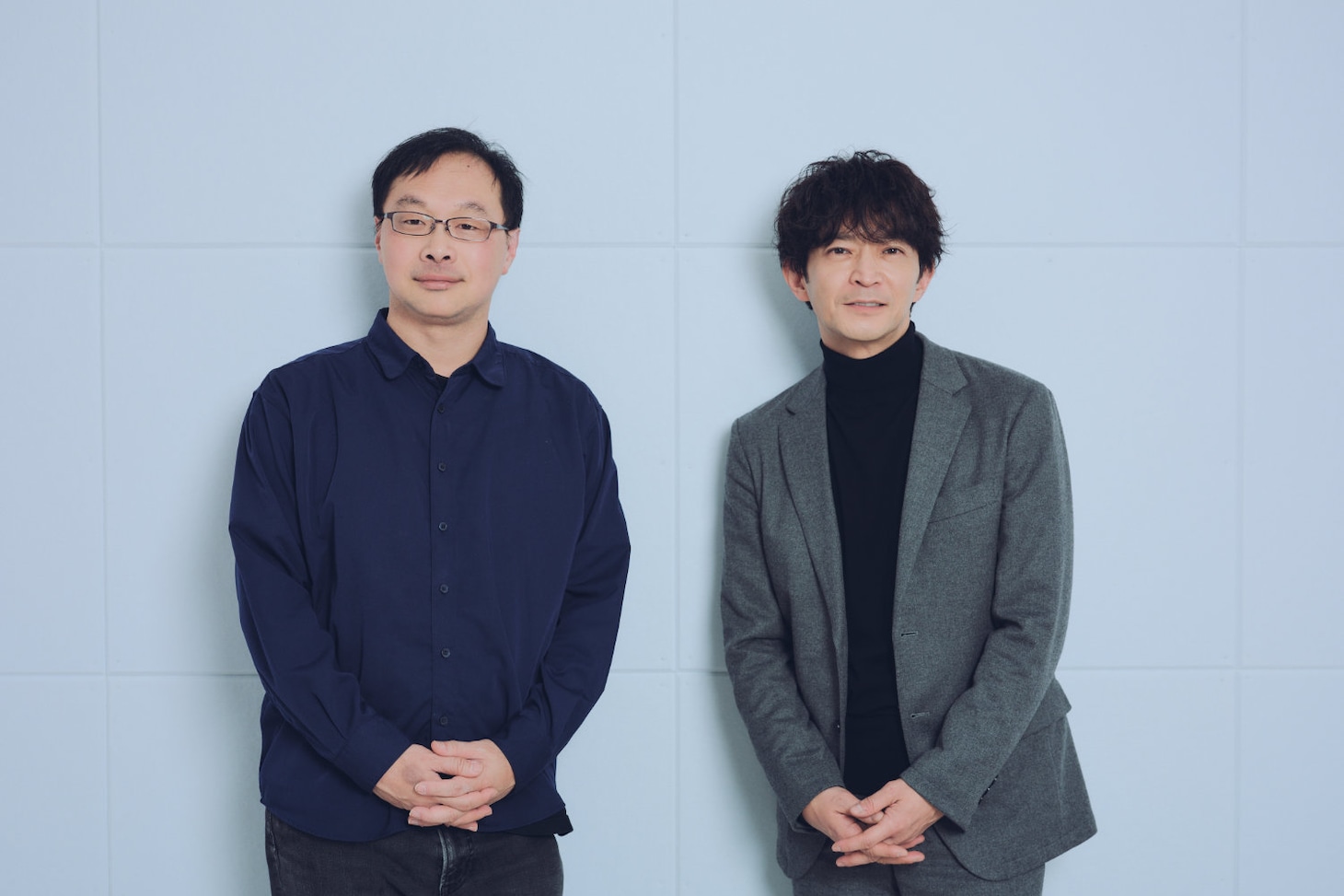 左から深田晃司、津田健次郎