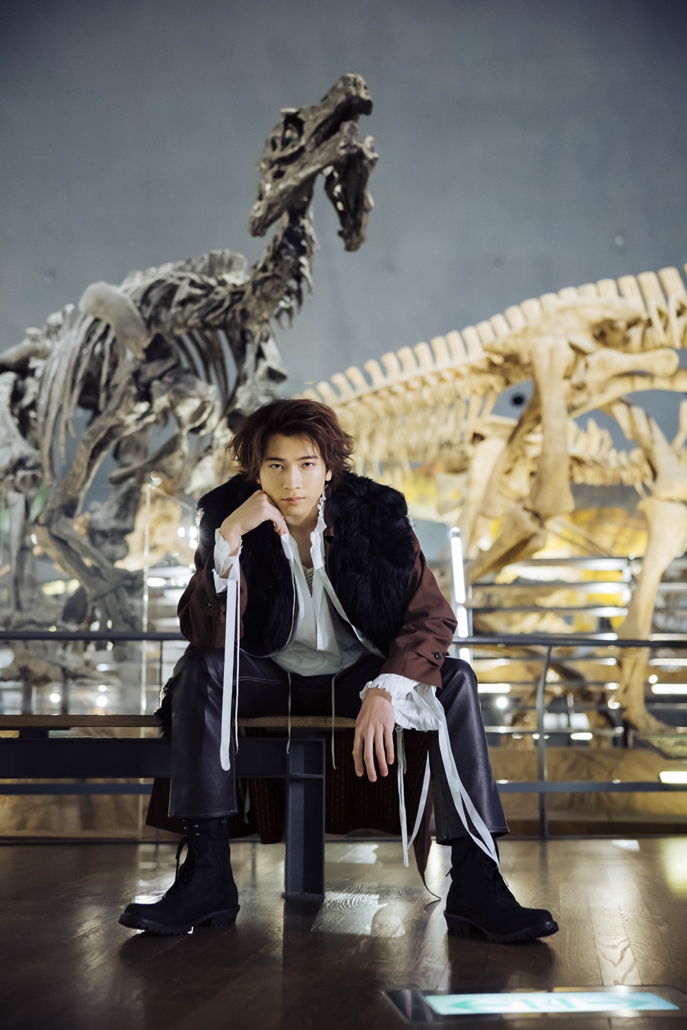 「庄司浩平カレンダー 2026.04-2027.03」より。撮影は恐竜の聖地・福井県で行われた ©KADOKAWA/撮影：横山マサト