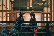 中国ドラマ「雲之羽～揺らめく愛、刹那の二人～」より、左からジャン・リンホー（張凌赫）演じる宮子羽、ユー・シューシン（虞書欣）演じる雲為衫