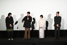 ドラマ「冬のなんかさ、春のなんかね」第1話完成披露試写会にて、左から監督・脚本の今泉力哉、キャストの成田凌、杉咲花、内堀太郎