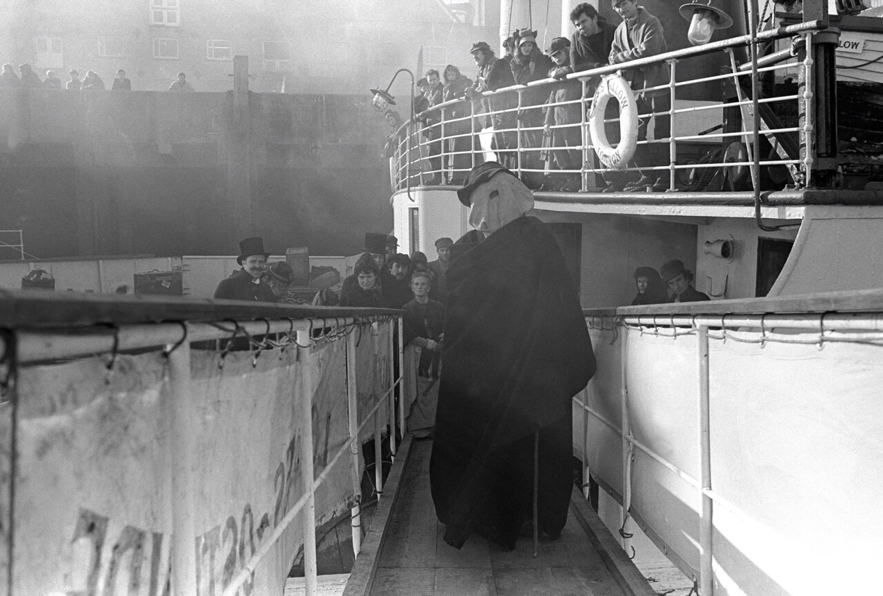 エレファント・マン」場面写真 ©1980 BROOKSFILMS LIMITED. All Rights