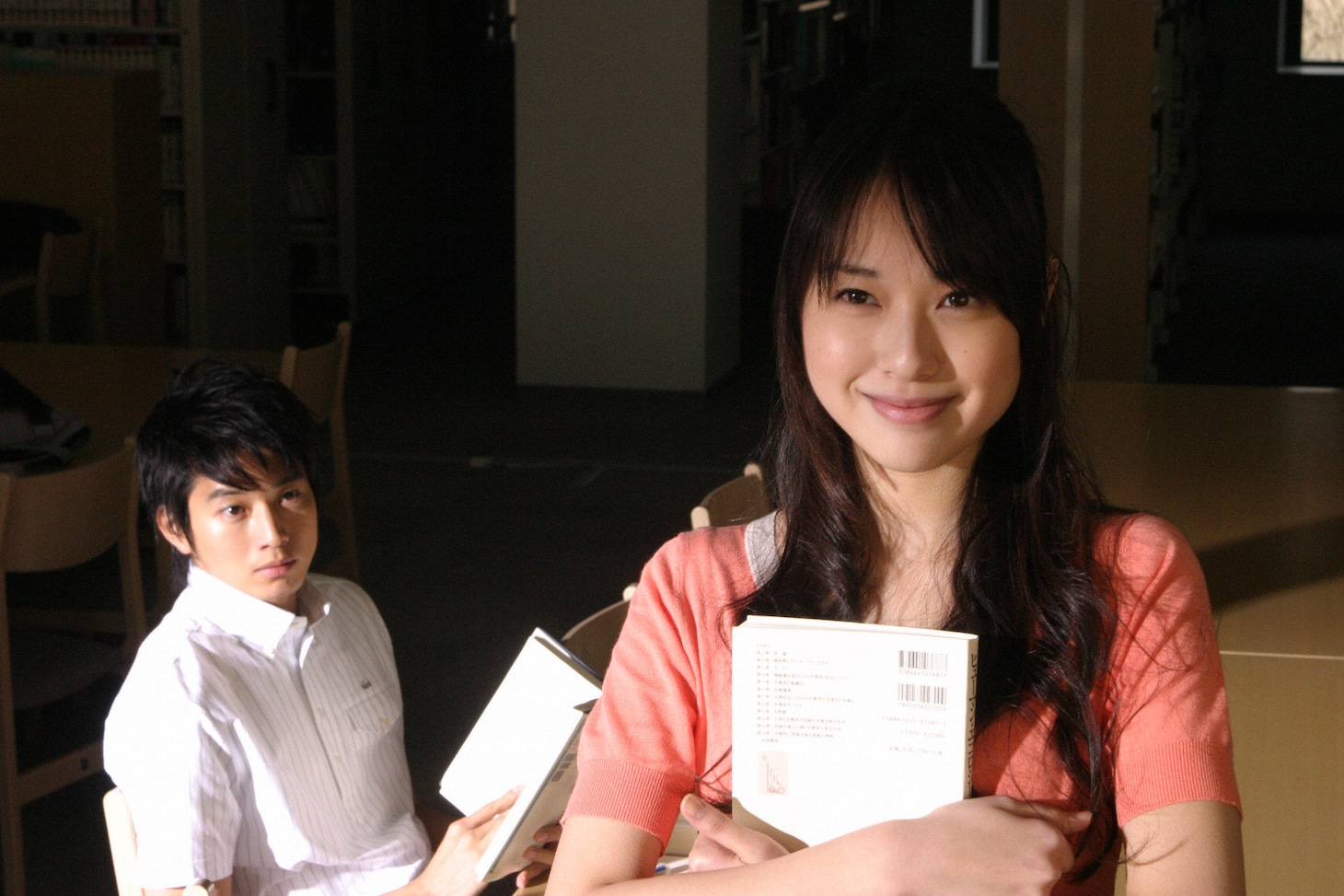 「世にも奇妙な物語 傑作選」より、「これ……見て……」場面写真