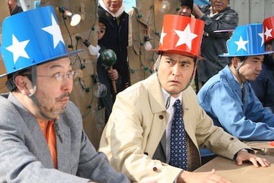 「世にも奇妙な物語 傑作選」より、「クイズ天国 クイズ地獄」場面写真