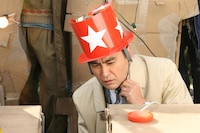 「世にも奇妙な物語 傑作選」より、「クイズ天国 クイズ地獄」場面写真