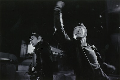 「ELECTRIC DRAGON 80000V」場面写真 ©︎2001 WOWOW/Odessa Entertainment/Hakuhodo DY Music & Picture