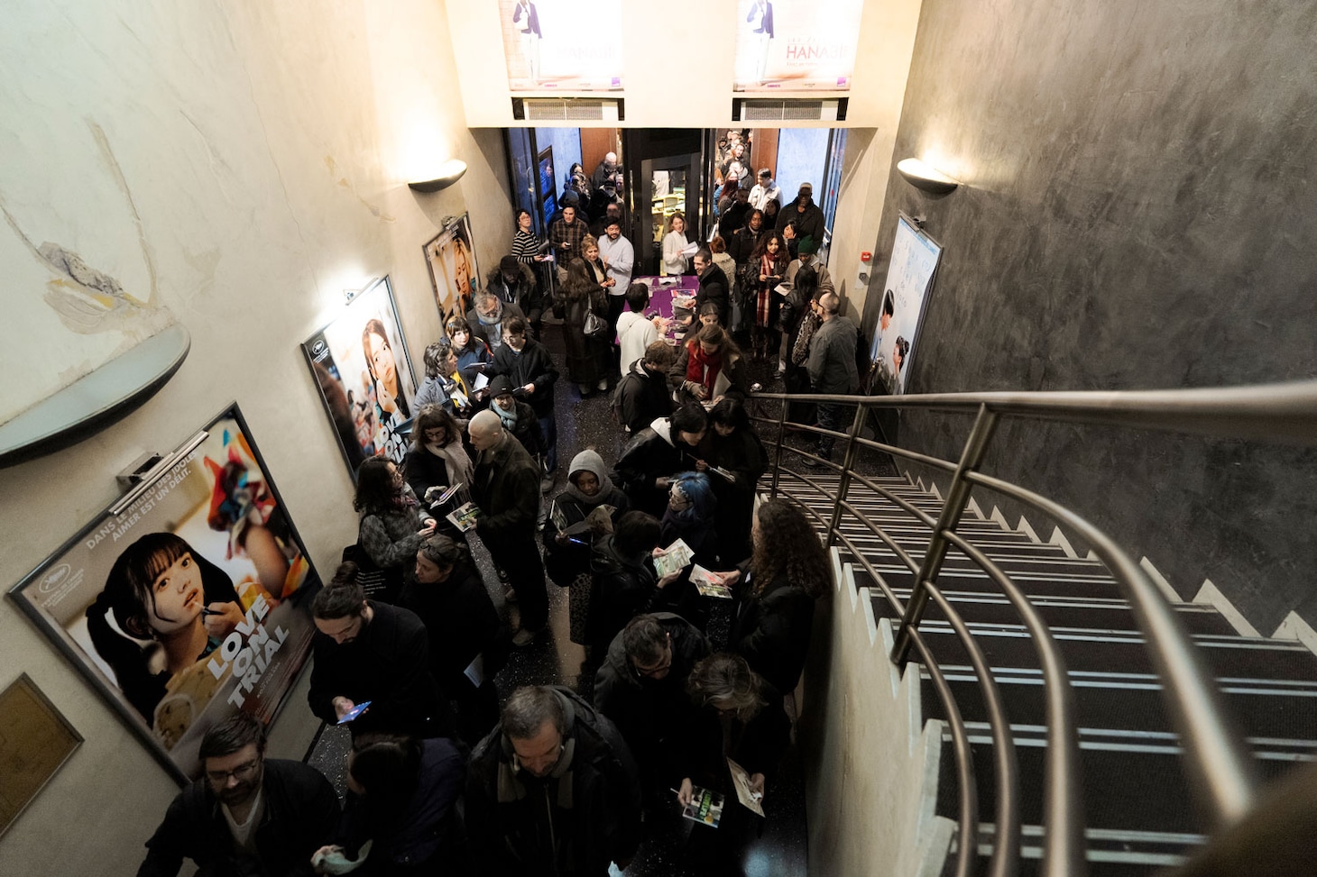 フランス・パリでの「恋愛裁判」プレミア上映イベントに駆け付けた観客たち